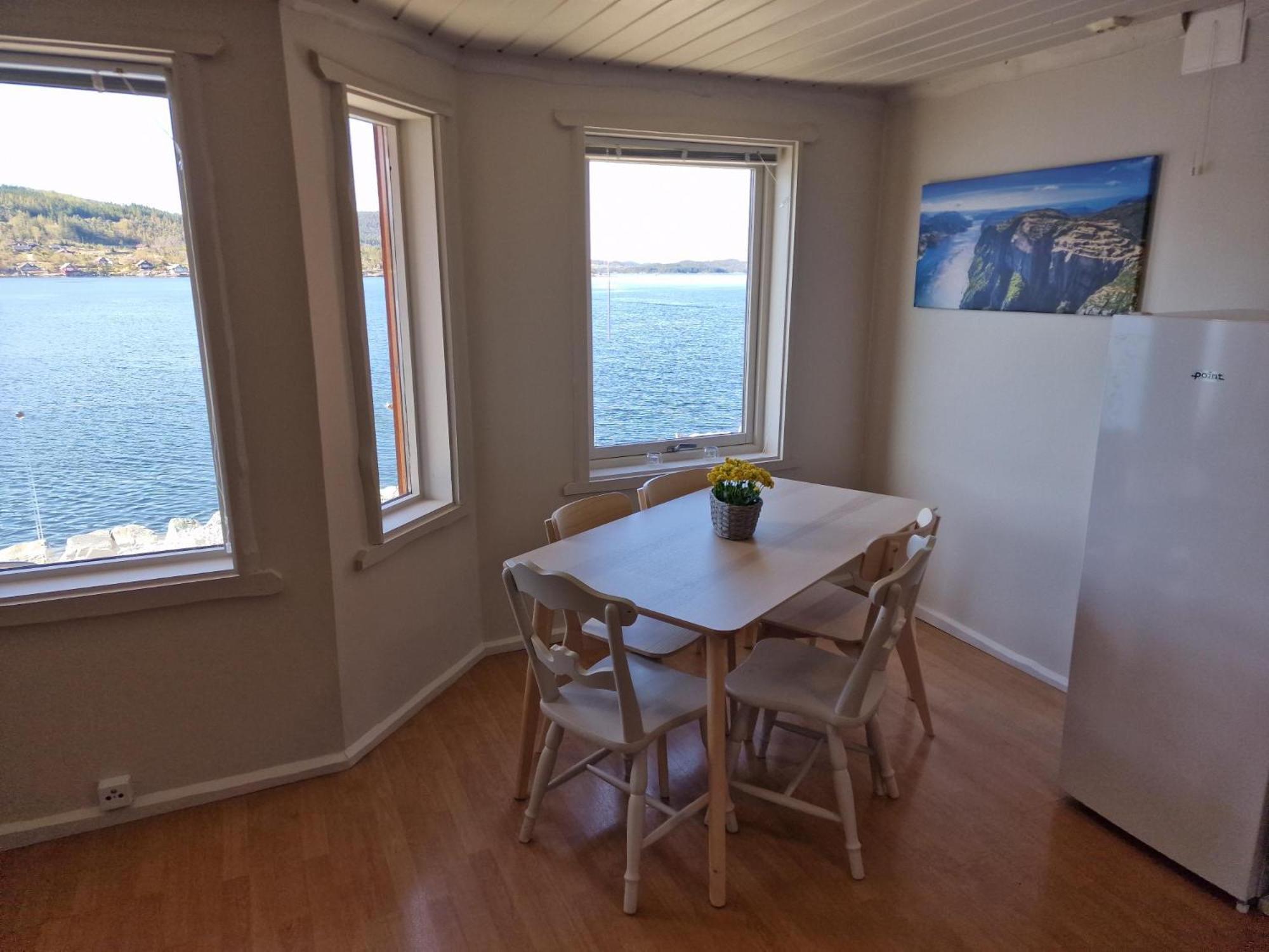Preikestolen Panorama - Seaside Apartments Jørpeland Pokoj fotografie